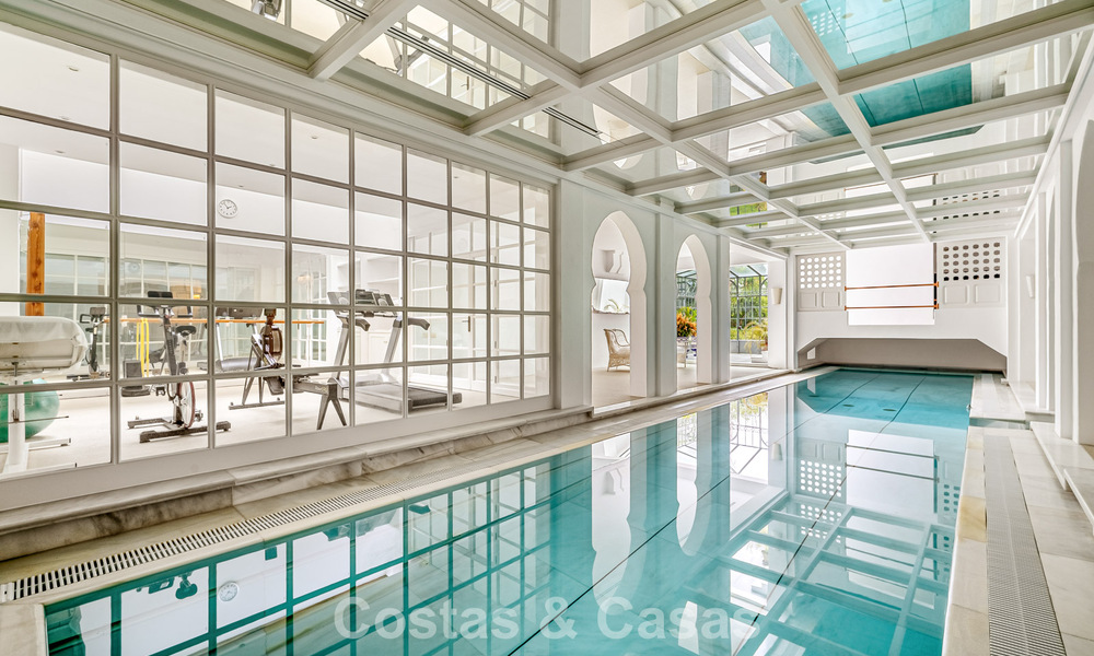 Majestuosa villa de lujo con estilo arquitectónico mediterráneo clásico en venta en Sierra Blanca, Marbella 798472