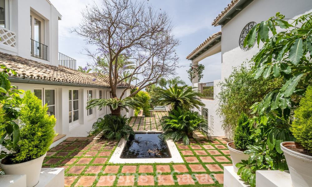 Majestuosa villa de lujo con estilo arquitectónico mediterráneo clásico en venta en Sierra Blanca, Marbella 798481