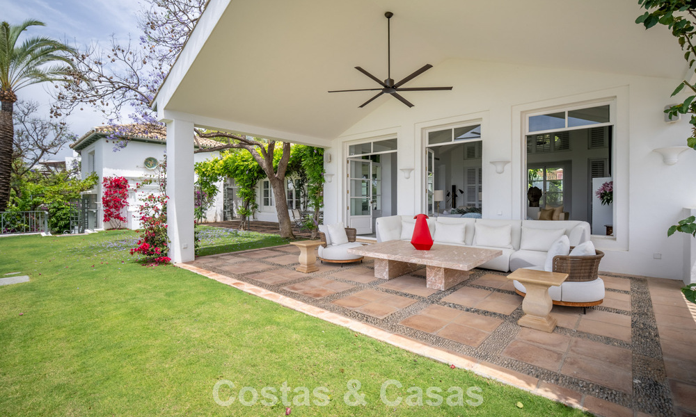 Majestuosa villa de lujo con estilo arquitectónico mediterráneo clásico en venta en Sierra Blanca, Marbella 798489