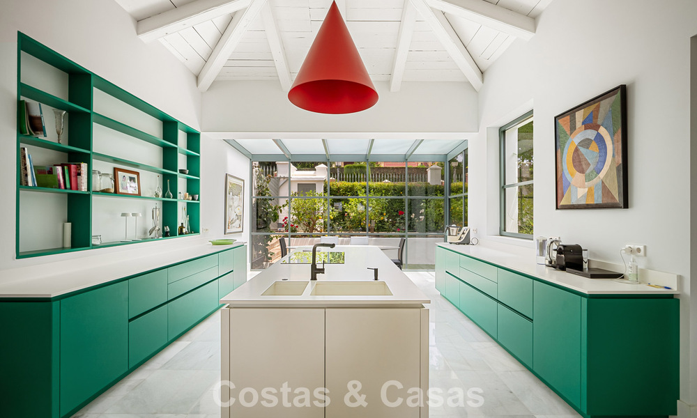 Majestuosa villa de lujo con estilo arquitectónico mediterráneo clásico en venta en Sierra Blanca, Marbella 798493