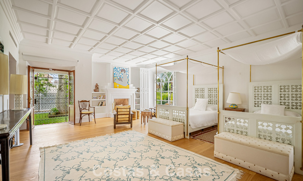 Majestuosa villa de lujo con estilo arquitectónico mediterráneo clásico en venta en Sierra Blanca, Marbella 798498