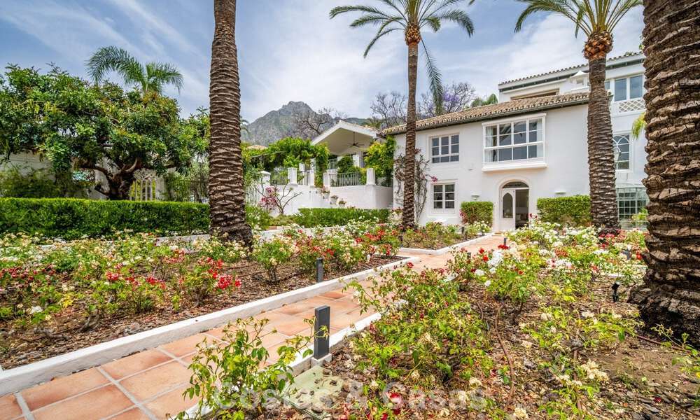 Majestuosa villa de lujo con estilo arquitectónico mediterráneo clásico en venta en Sierra Blanca, Marbella 798506