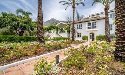 Majestuosa villa de lujo con estilo arquitectónico mediterráneo clásico en venta en Sierra Blanca, Marbella 798506