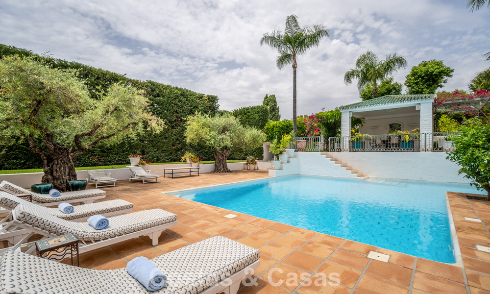 Majestuosa villa de lujo con estilo arquitectónico mediterráneo clásico en venta en Sierra Blanca, Marbella 798509