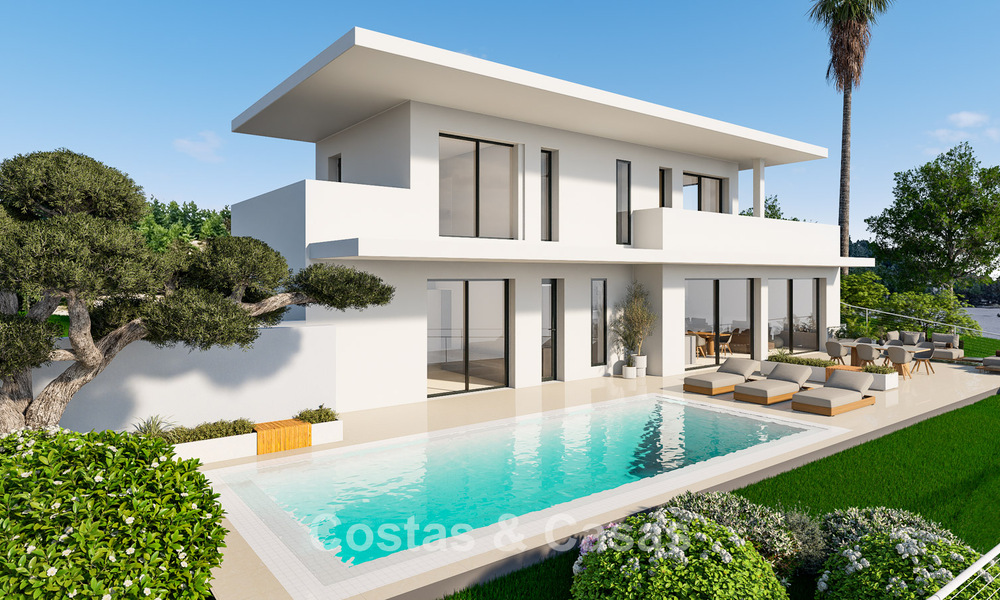 Exclusiva villa personalizada en venta a poca distancia de la playa en Estepona 798525