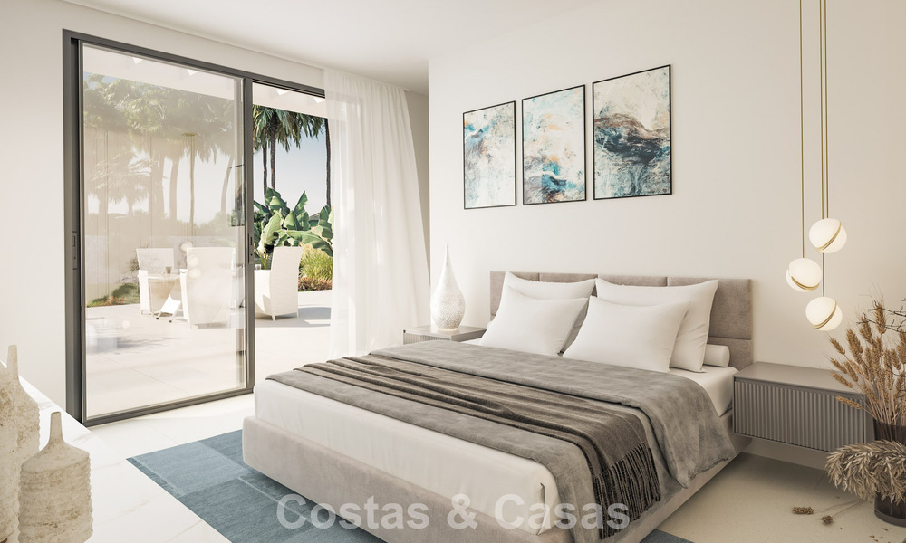 Exclusiva villa personalizada en venta a poca distancia de la playa en Estepona 798526