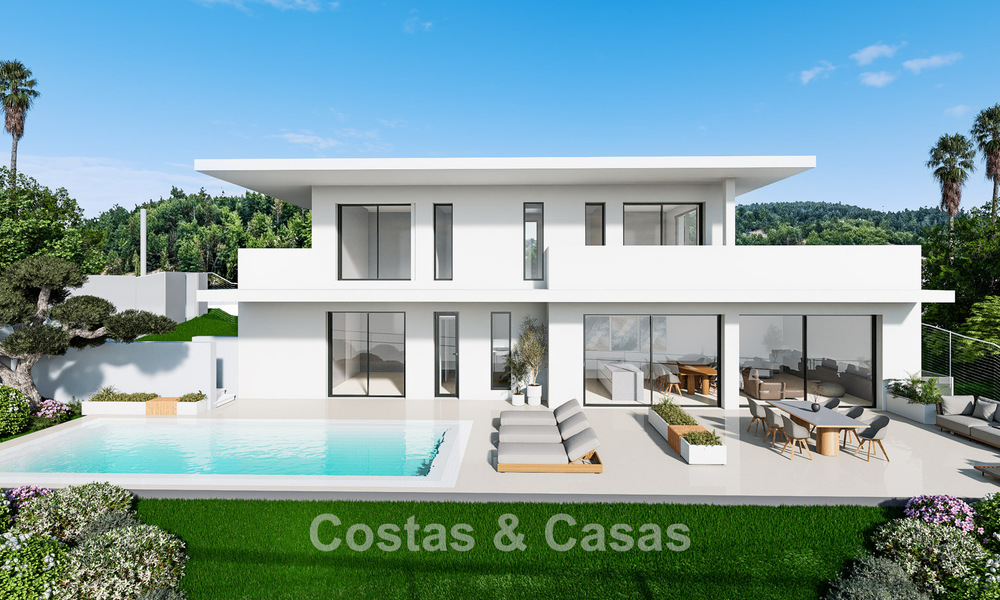 Exclusiva villa personalizada en venta a poca distancia de la playa en Estepona 798527