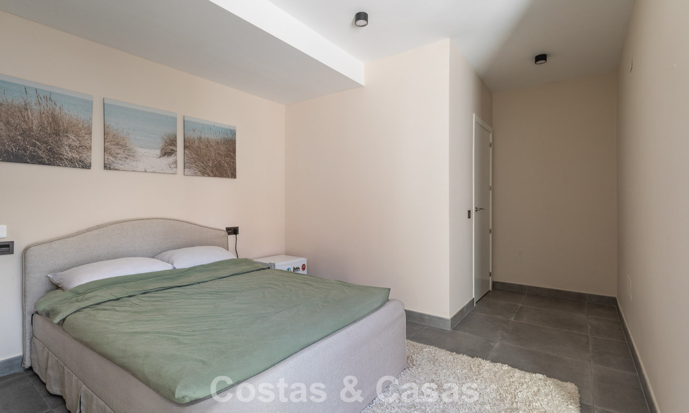 Impresionante villa moderna mediterránea totalmente renovada con vistas al mar en venta en Benahavís - Marbella 798531