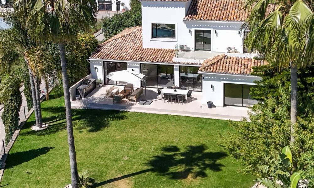 Impresionante villa moderna mediterránea totalmente renovada con vistas al mar en venta en Benahavís - Marbella 798544