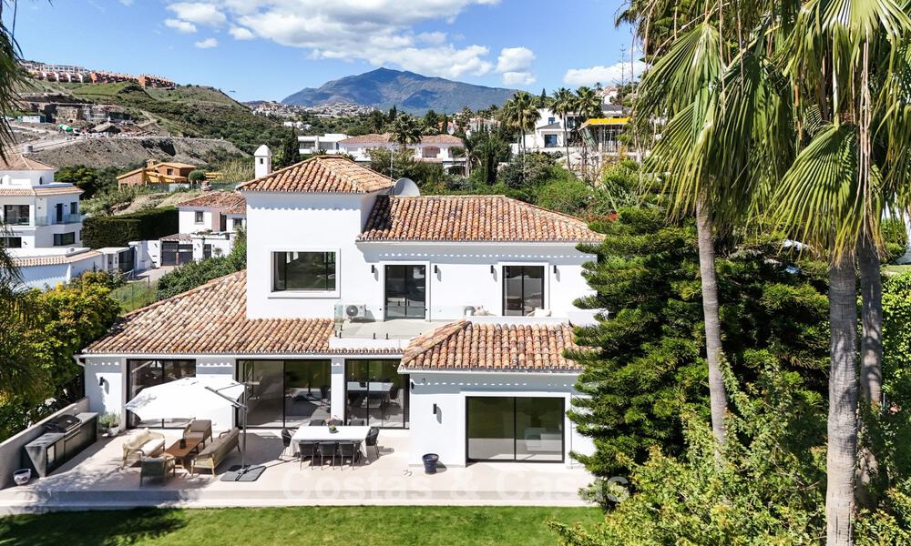 Impresionante villa moderna mediterránea totalmente renovada con vistas al mar en venta en Benahavís - Marbella 798545