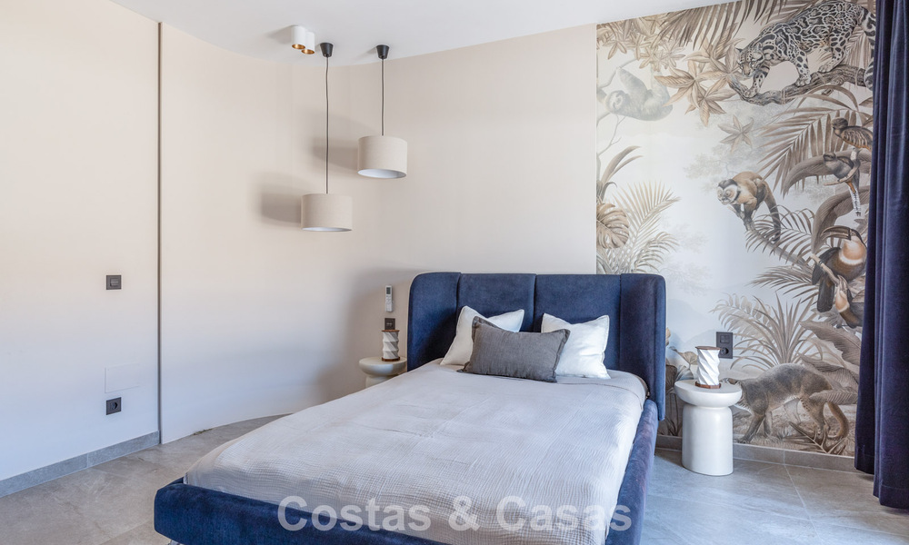Impresionante villa moderna mediterránea totalmente renovada con vistas al mar en venta en Benahavís - Marbella 798547