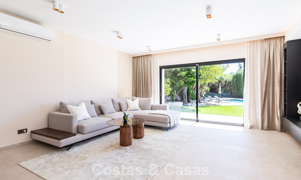 Impresionante villa moderna mediterránea totalmente renovada con vistas al mar en venta en Benahavís - Marbella 798557