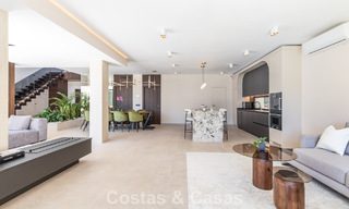 Impresionante villa moderna mediterránea totalmente renovada con vistas al mar en venta en Benahavís - Marbella 798558 