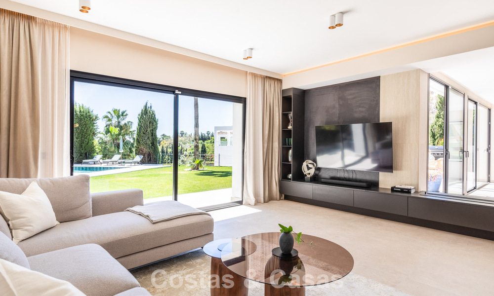 Impresionante villa moderna mediterránea totalmente renovada con vistas al mar en venta en Benahavís - Marbella 798559