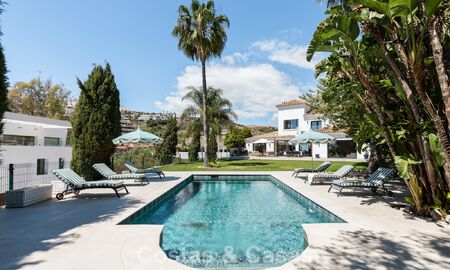 Impresionante villa moderna mediterránea totalmente renovada con vistas al mar en venta en Benahavís - Marbella 798565