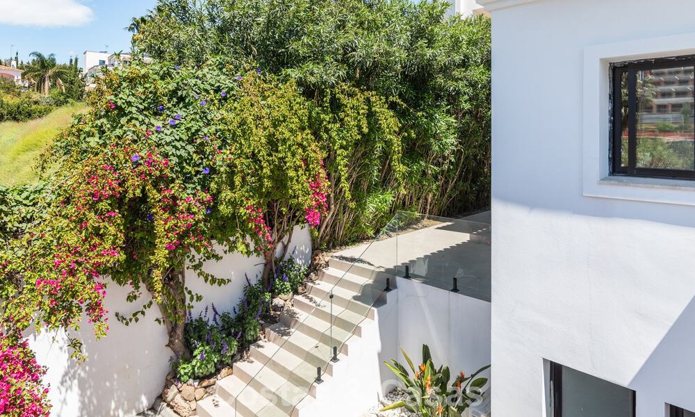 Impresionante villa moderna mediterránea totalmente renovada con vistas al mar en venta en Benahavís - Marbella 798569