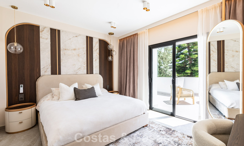 Impresionante villa moderna mediterránea totalmente renovada con vistas al mar en venta en Benahavís - Marbella 798574