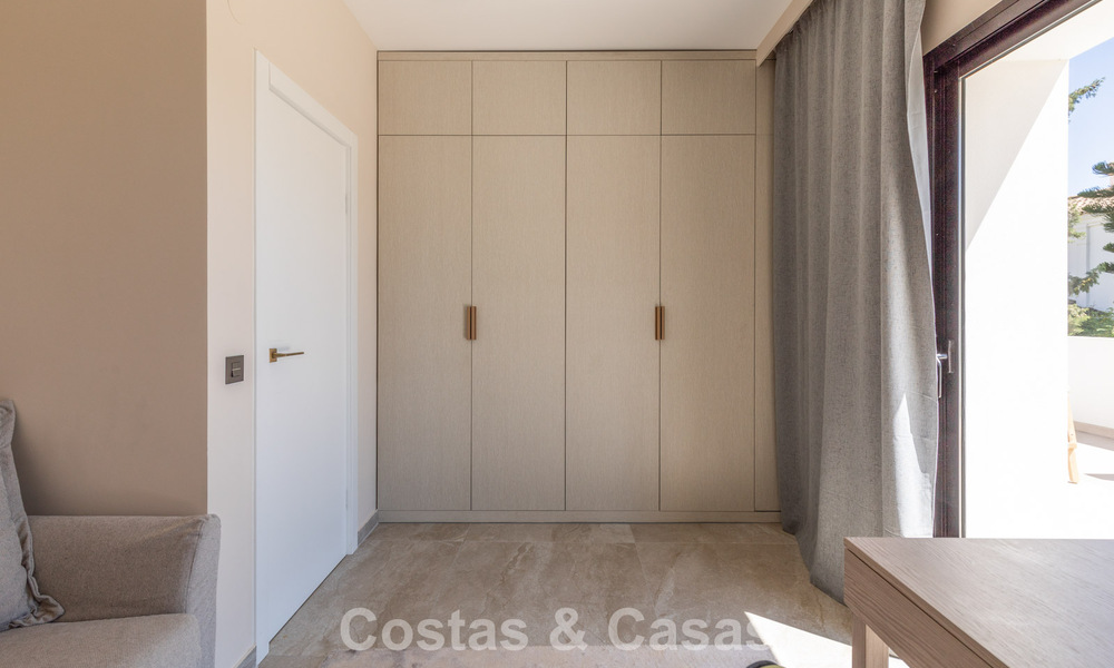 Impresionante villa moderna mediterránea totalmente renovada con vistas al mar en venta en Benahavís - Marbella 798582