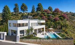 Villa de lujo lista para entrar a vivir, sofisticada y en primera línea de golf en La Cala Golf Resort, Mijas, Costa del Sol 798587 