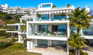 Apartamento moderno de lujo en venta con vistas al mar en un complejo boutique en las colinas cerca del centro de Marbella 798596 