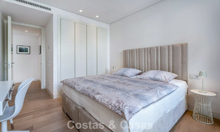 Apartamento moderno de lujo en venta con vistas al mar en un complejo boutique en las colinas cerca del centro de Marbella 798599 