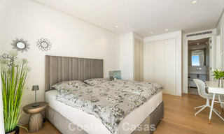 Apartamento moderno de lujo en venta con vistas al mar en un complejo boutique en las colinas cerca del centro de Marbella 798603 