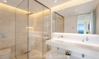 Apartamento moderno de lujo en venta con vistas al mar en un complejo boutique en las colinas cerca del centro de Marbella 798604 