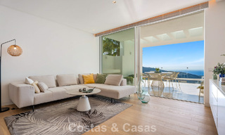 Apartamento moderno de lujo en venta con vistas al mar en un complejo boutique en las colinas cerca del centro de Marbella 798827 