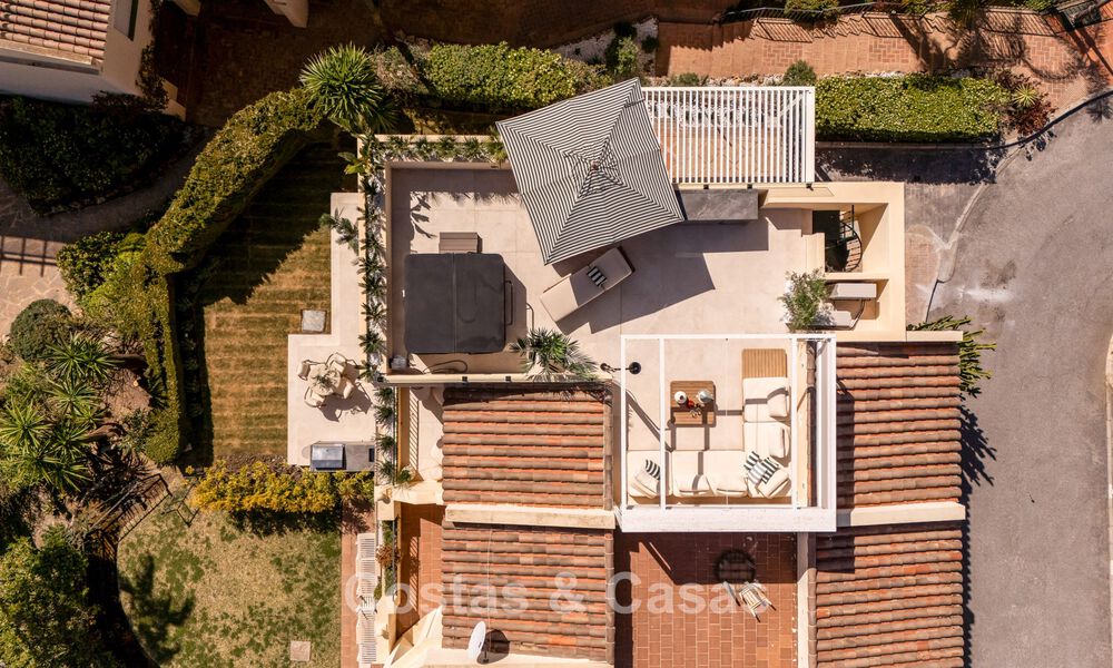 Lujosa casa de diseño con vistas panorámicas al mar en venta en La Quinta, Marbella - Benahavís 798612