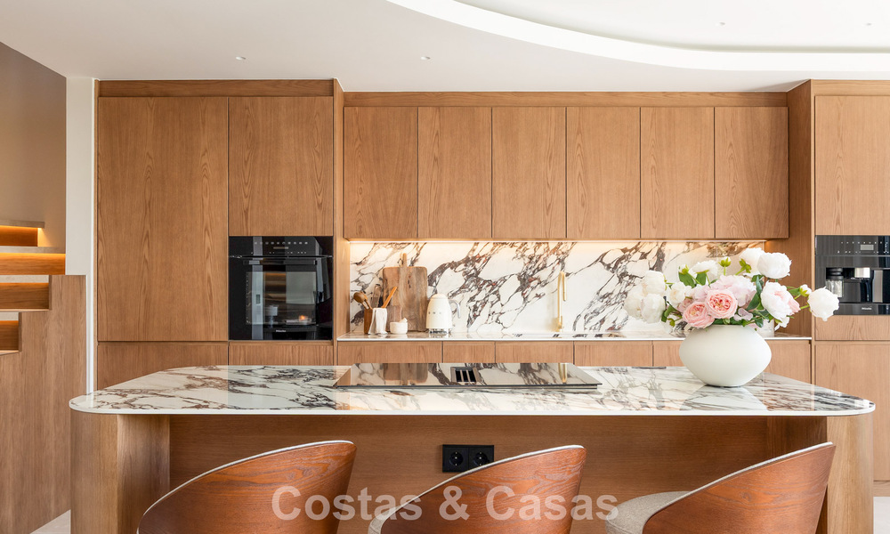 Lujosa casa de diseño con vistas panorámicas al mar en venta en La Quinta, Marbella - Benahavís 798634