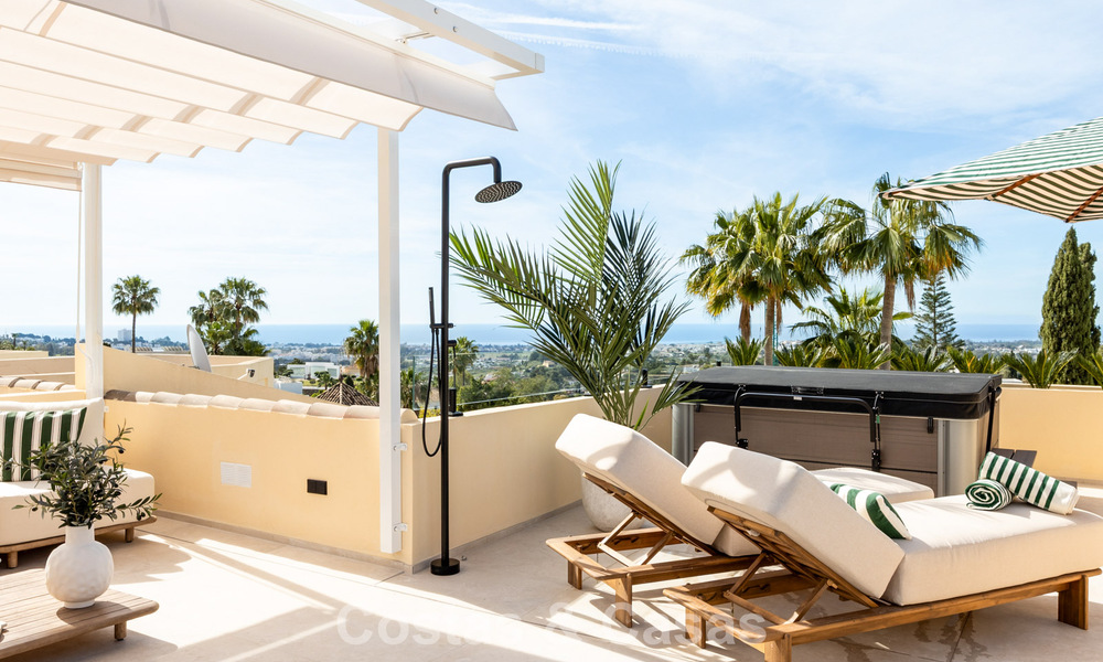Lujosa casa de diseño con vistas panorámicas al mar en venta en La Quinta, Marbella - Benahavís 798642