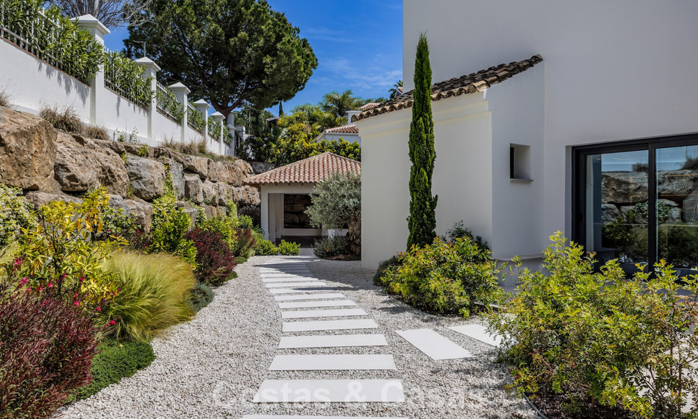 Villa de lujo, lista para entrar a vivir, de estilo contemporáneo mediterráneo en venta en una zona de golf de Marbella - Benahavís 798702
