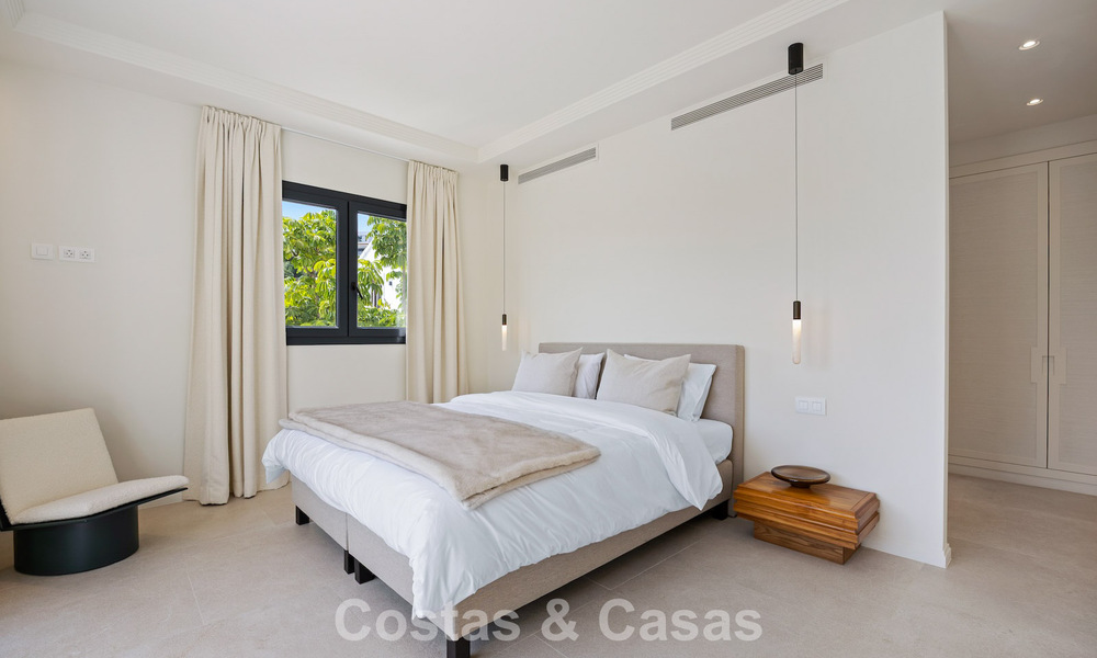 Villa de lujo, lista para entrar a vivir, de estilo contemporáneo mediterráneo en venta en una zona de golf de Marbella - Benahavís 798706