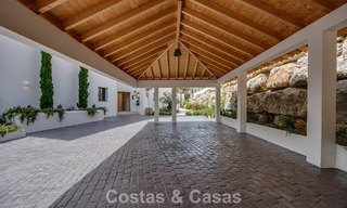 Villa de lujo, lista para entrar a vivir, de estilo contemporáneo mediterráneo en venta en una zona de golf de Marbella - Benahavís 798708 