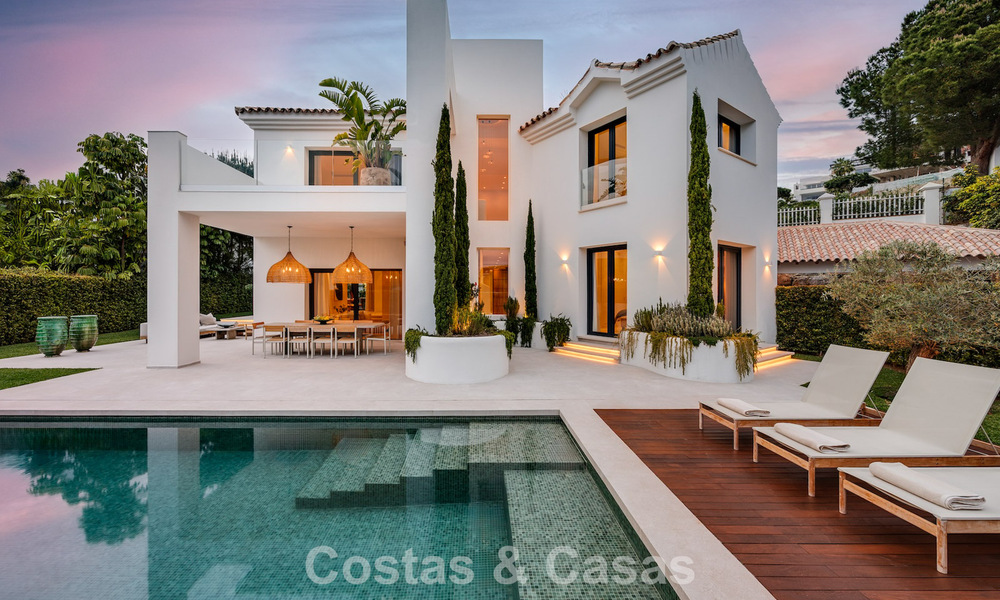 Villa de lujo, lista para entrar a vivir, de estilo contemporáneo mediterráneo en venta en una zona de golf de Marbella - Benahavís 798709