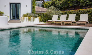 Villa de lujo, lista para entrar a vivir, de estilo contemporáneo mediterráneo en venta en una zona de golf de Marbella - Benahavís 798710 