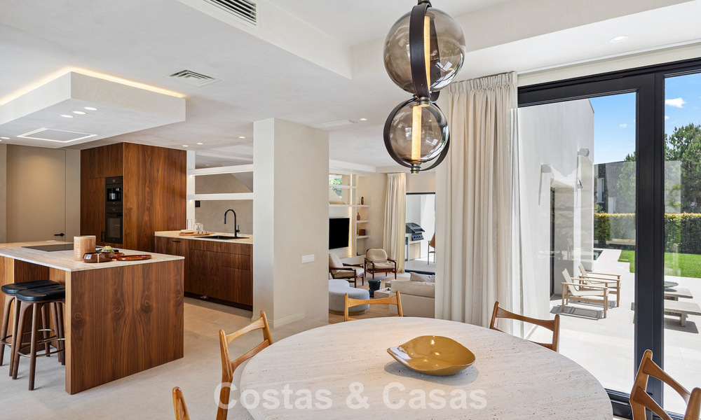 Villa de lujo, lista para entrar a vivir, de estilo contemporáneo mediterráneo en venta en una zona de golf de Marbella - Benahavís 798722