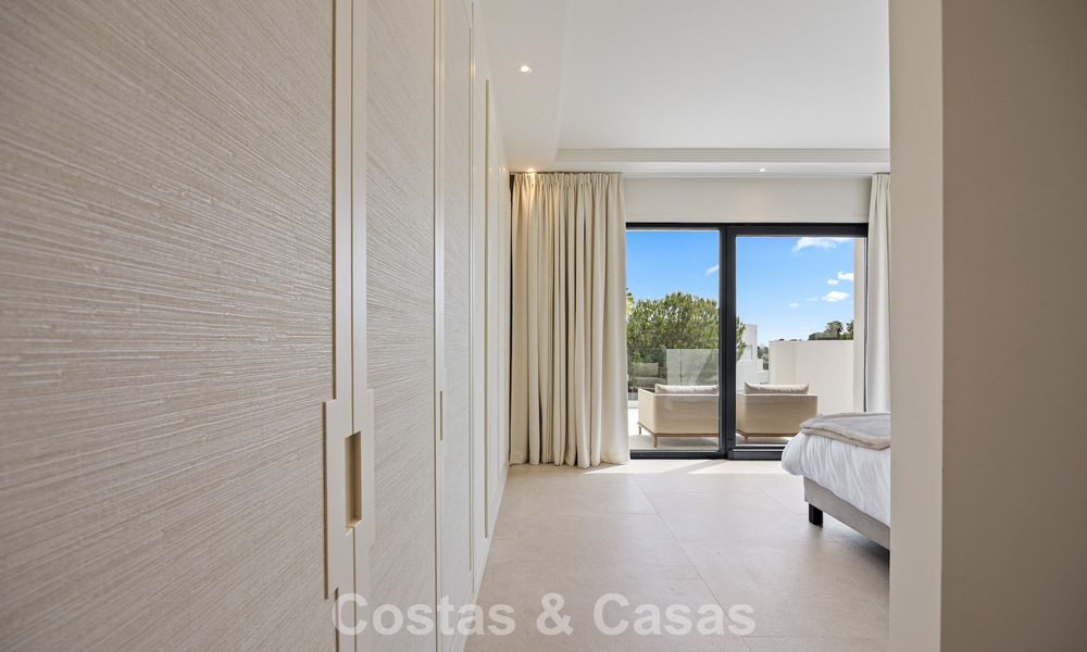 Villa de lujo, lista para entrar a vivir, de estilo contemporáneo mediterráneo en venta en una zona de golf de Marbella - Benahavís 798726