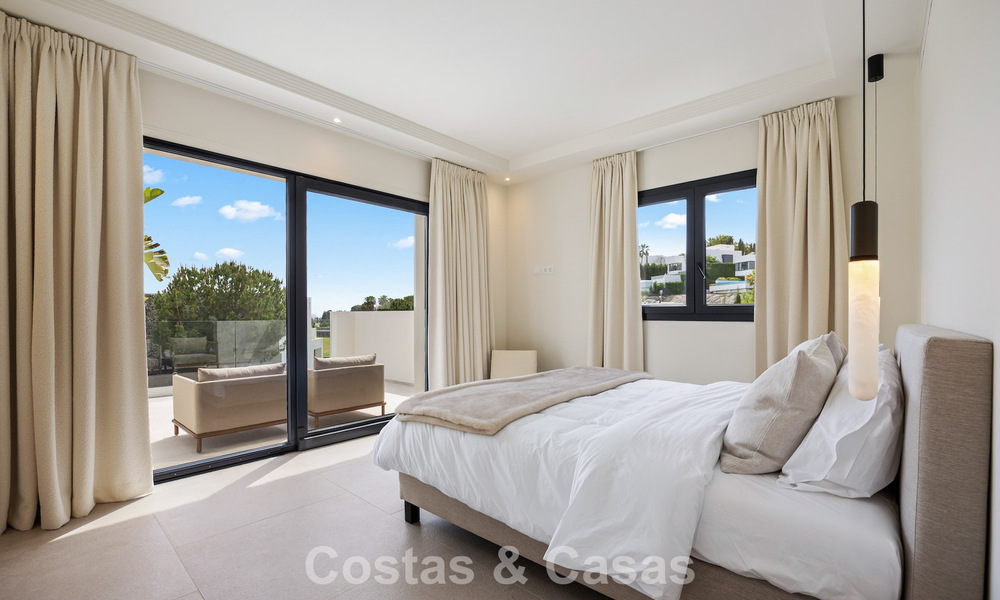 Villa de lujo, lista para entrar a vivir, de estilo contemporáneo mediterráneo en venta en una zona de golf de Marbella - Benahavís 798727