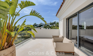 Villa de lujo, lista para entrar a vivir, de estilo contemporáneo mediterráneo en venta en una zona de golf de Marbella - Benahavís 798728 