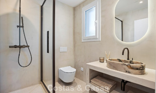 Villa de lujo, lista para entrar a vivir, de estilo contemporáneo mediterráneo en venta en una zona de golf de Marbella - Benahavís 798731 