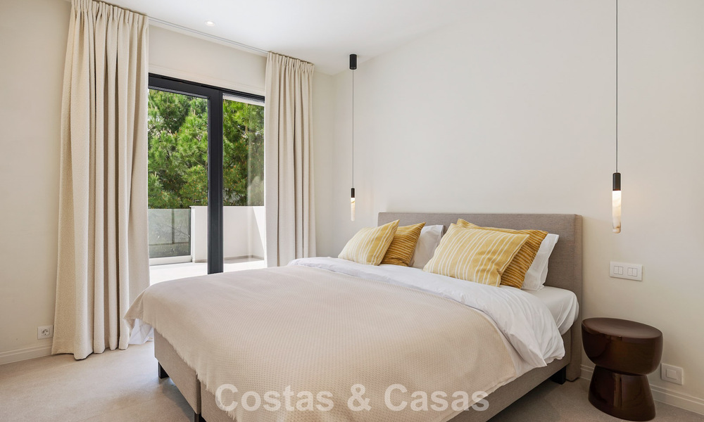 Villa de lujo, lista para entrar a vivir, de estilo contemporáneo mediterráneo en venta en una zona de golf de Marbella - Benahavís 798732