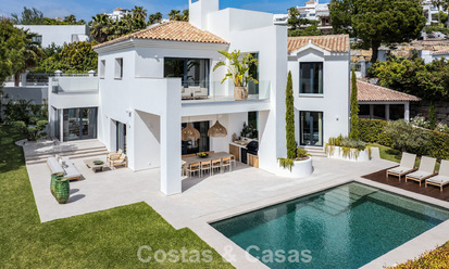 Villa de lujo, lista para entrar a vivir, de estilo contemporáneo mediterráneo en venta en una zona de golf de Marbella - Benahavís 798736