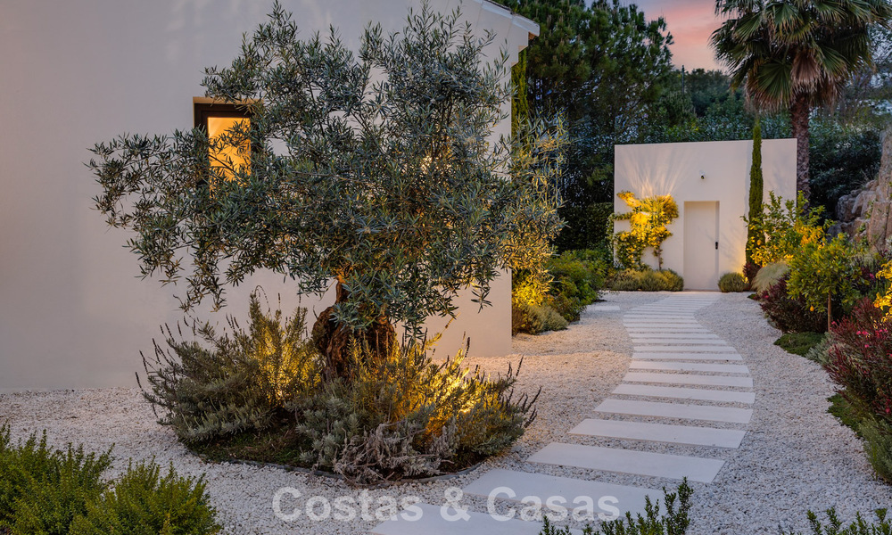 Villa de lujo, lista para entrar a vivir, de estilo contemporáneo mediterráneo en venta en una zona de golf de Marbella - Benahavís 798739