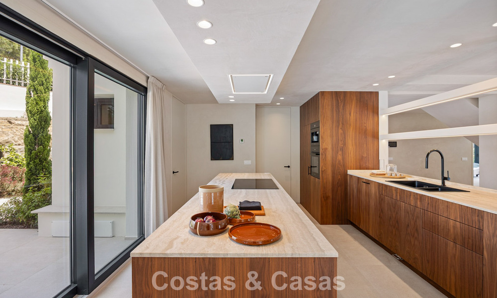 Villa de lujo, lista para entrar a vivir, de estilo contemporáneo mediterráneo en venta en una zona de golf de Marbella - Benahavís 798744