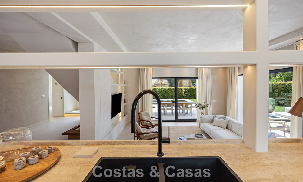 Villa de lujo, lista para entrar a vivir, de estilo contemporáneo mediterráneo en venta en una zona de golf de Marbella - Benahavís 798745