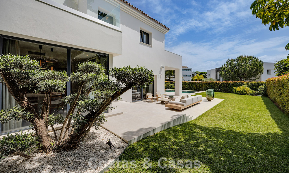 Villa de lujo, lista para entrar a vivir, de estilo contemporáneo mediterráneo en venta en una zona de golf de Marbella - Benahavís 798747
