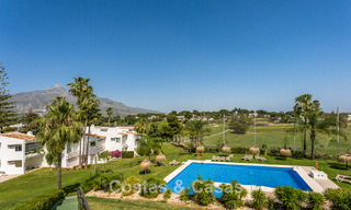 Elegante apartamento modernizado en venta, primera línea de Aloha Golf en Nueva Andalucía, Marbella 798764 