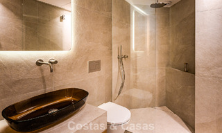 Elegante apartamento modernizado en venta, primera línea de Aloha Golf en Nueva Andalucía, Marbella 798768 