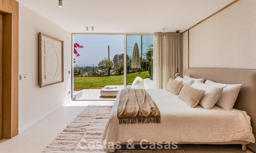 Elegante apartamento modernizado en venta, primera línea de Aloha Golf en Nueva Andalucía, Marbella 798770
